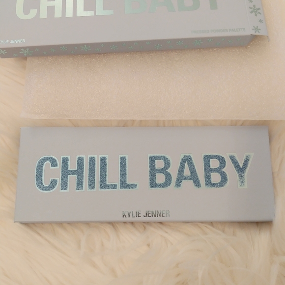 💖SALE! FIRM! KYLIE COSMETICS KYLIE JENNER CHILL BABY EYESHADOW PALETTE - Picture 5 of 15